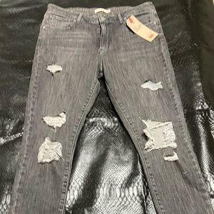 Levi’s distressed black jeans